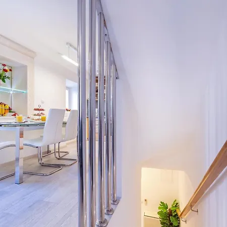 Apartament Domino *