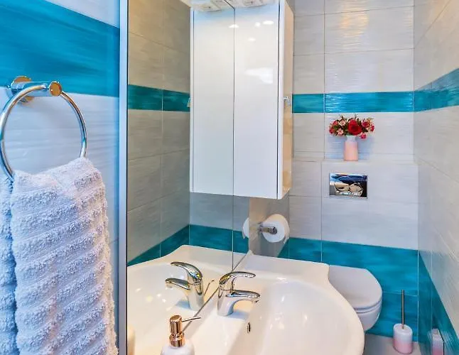 Domino *